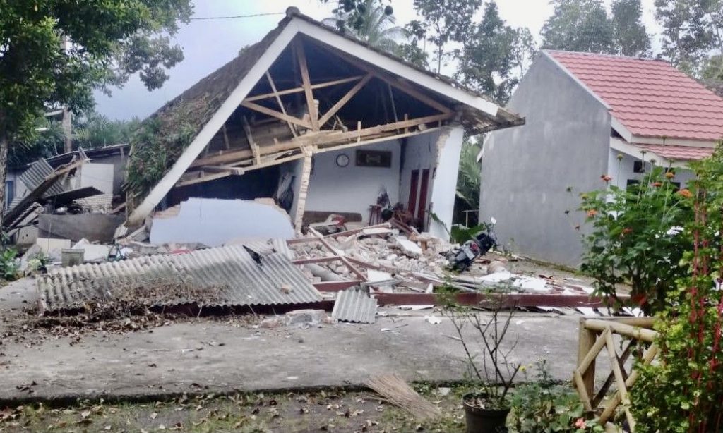 Sarana dan Prasarana Diterjunkan di Area Terdampak Gempa Malang