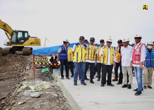 MENTERI PUPR, Basuki Hadimuljono, bersama Menko Muhajir Efendi serta Menhub Budi Karya Sumadi di Sumedang.