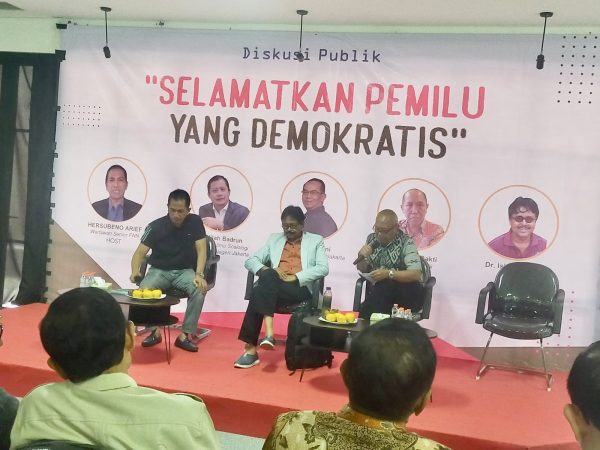 DISKUSI PUBLIK