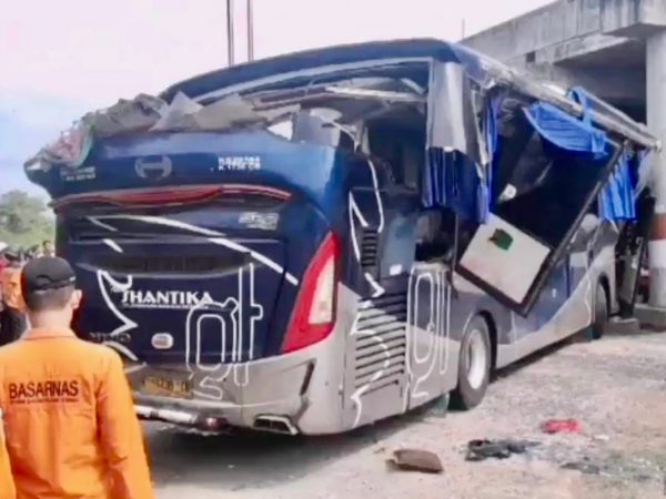 KECELAKAAN BUS