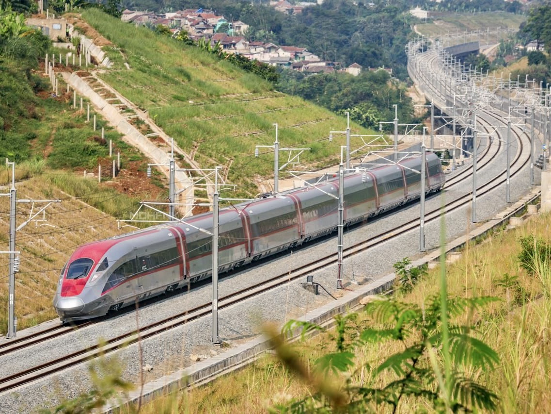 Kereta Whoosh