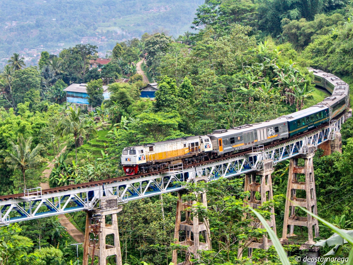 KA Jakarta Bandung