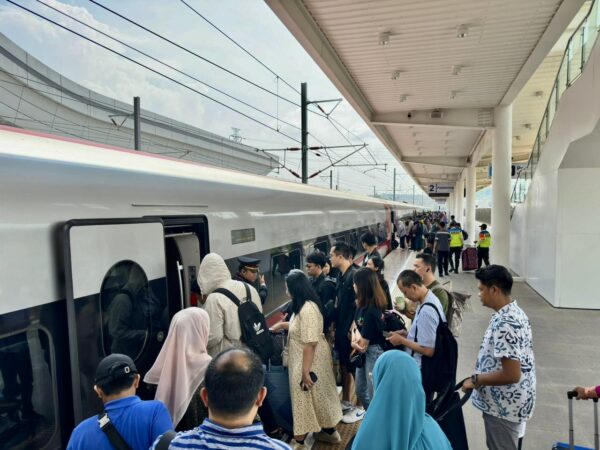 Kereta Whoosh