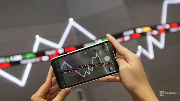 IHSG ditutup menguat