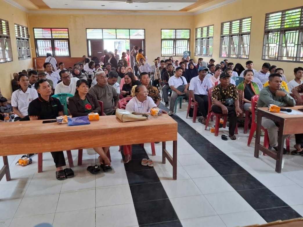 PETANI Kelapa Sawit Rakyat./