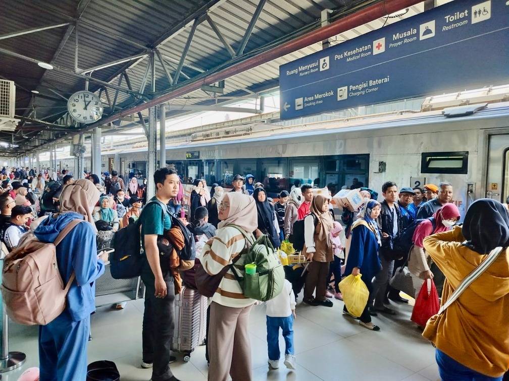 KAI Angkutan 21,7 Juta Pelanggan selama musim lebaran.