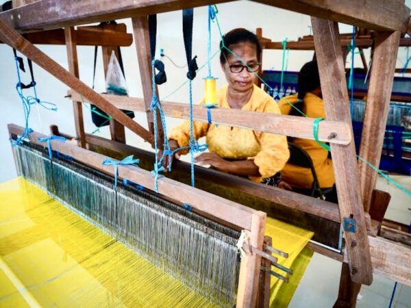 Tenun Sambaliun Kaltim.