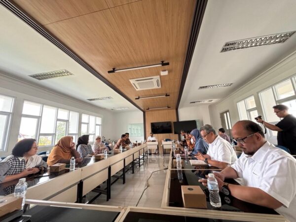 Rektor Universitas Paramadia Didiek J Rachbini./