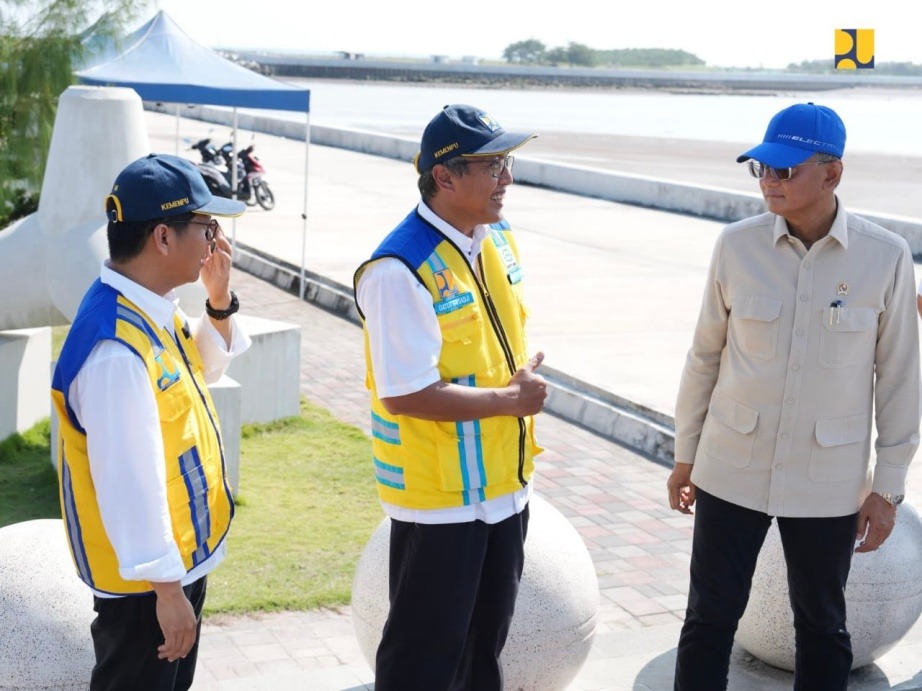 Menteri PU tinjau proyek pengendali banjir./