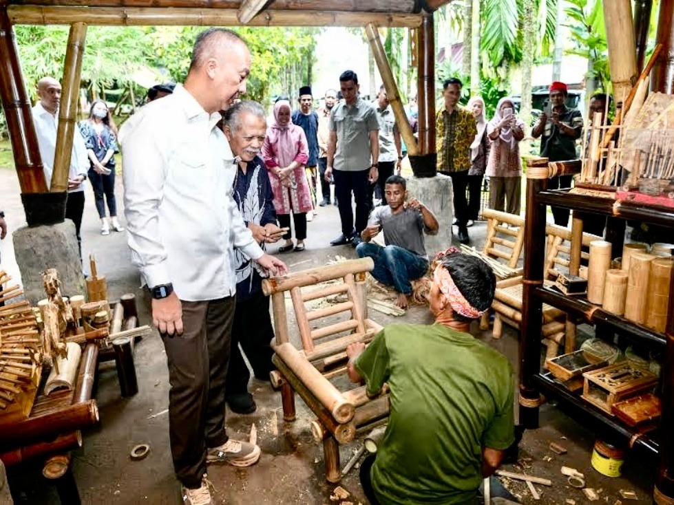 Menperin Agus G Kartasasmita