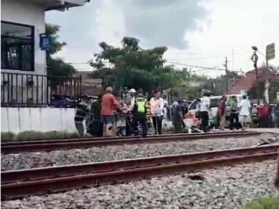 Kecelakaan palang puntu kereta.