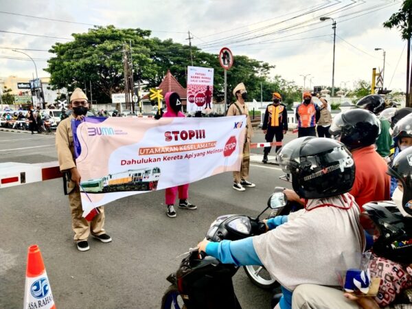 Perlintasan Kereta Api