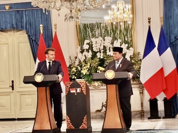 Presiden Prabowo dan Presiden Macron.