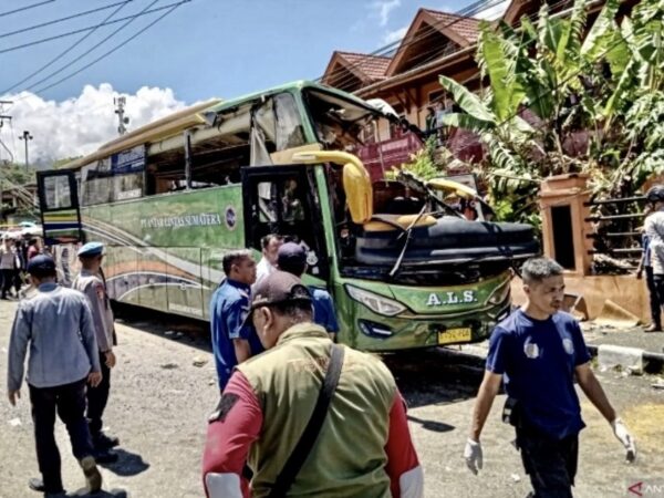 Kecelakaan Bus ALS di Kota Padang