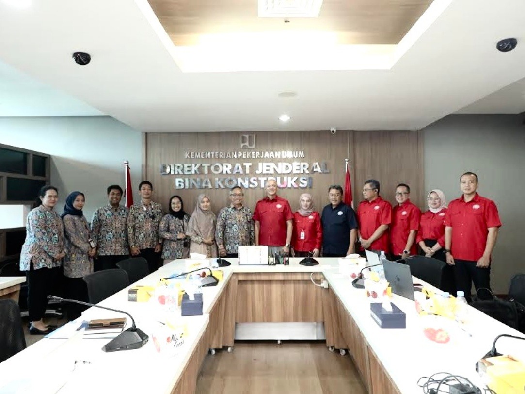 Kementerian PU bersama Semen Merah Putih./