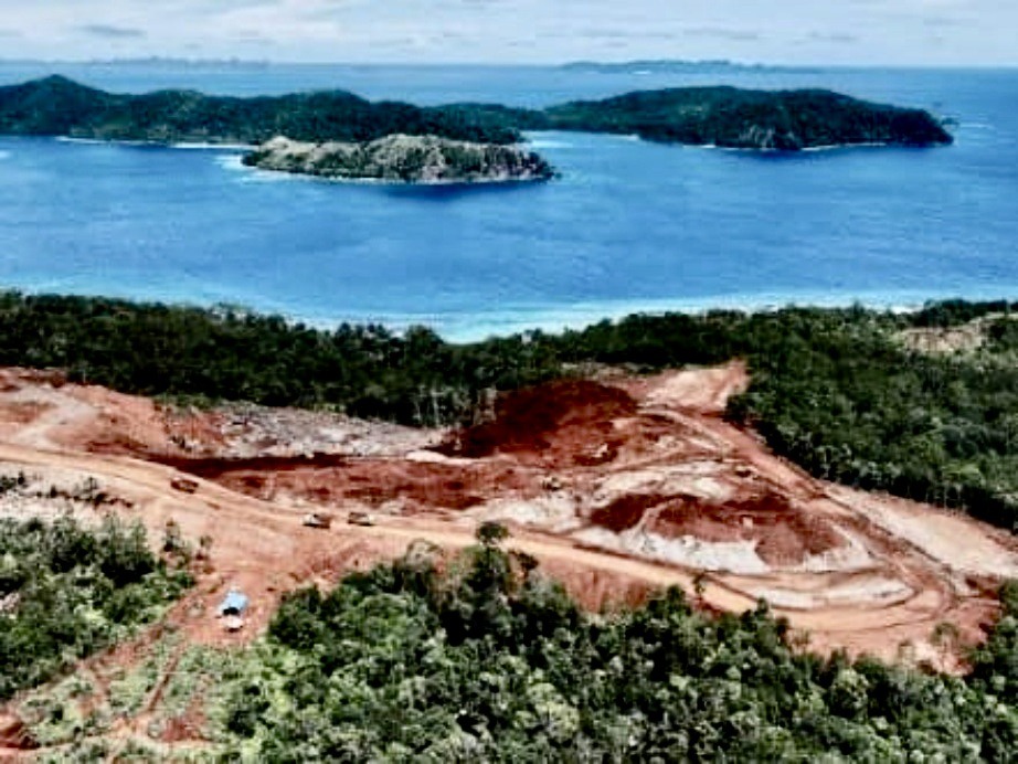 Tambang Nikel Raja Ampat./
