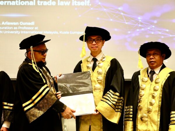 Prof Ariawan Gunadi