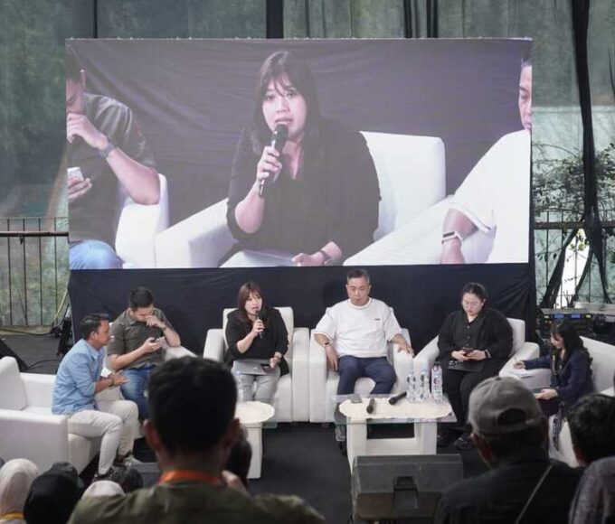 Diskusi “Transisi Energi Berkeadilan: Peluang, Tantangan, dan Strategi Implementasi Multi Pihak” di Bandung, Sabtu (25/4/2026).