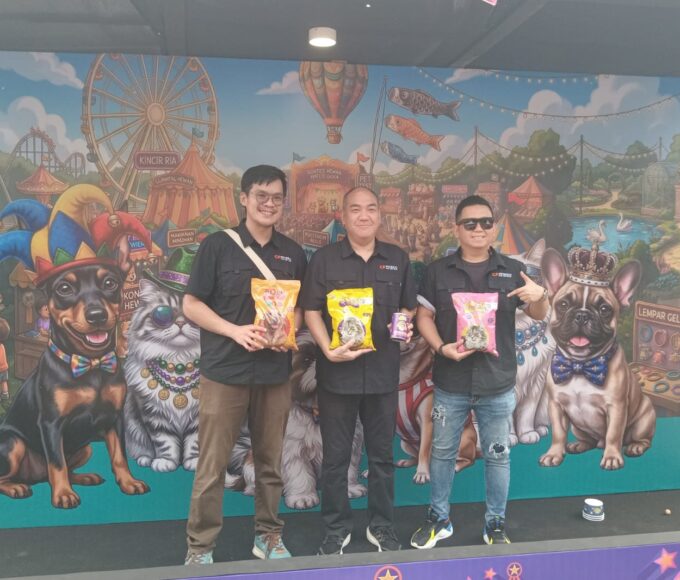 Erwin Hartawan (tengah) Chief Commercial Officer CPPETINDO,