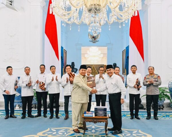 Komisi Percepatan Reformasi Polri menghadap Presiden di Istana Negara