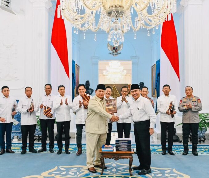 Komisi Percepatan Reformasi Polri menghadap Presiden di Istana Negara
