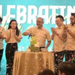 Ketua Koperasi Kana, Jonathan Danang Wardhana bersama pengurus merayakan HUT Kana