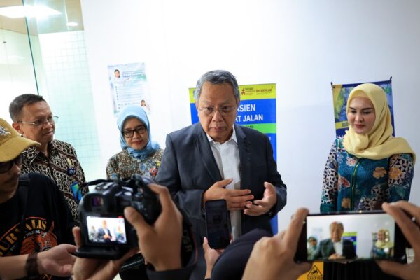Wali Kota Tangerang Selatan, Benyamin Davnie,