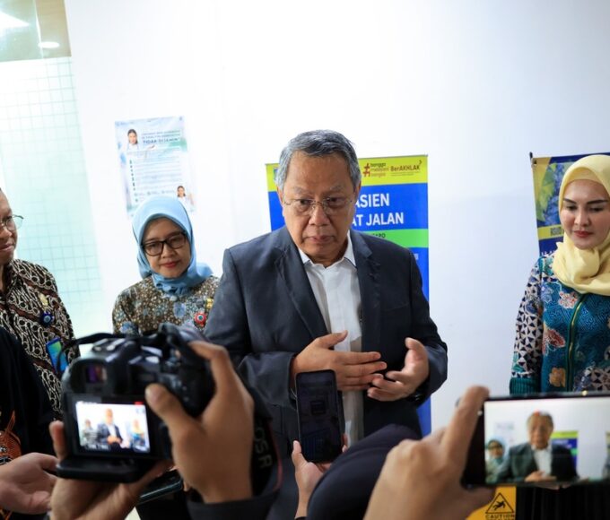 Wali Kota Tangerang Selatan, Benyamin Davnie,