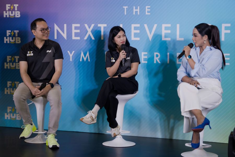 Diza Anindita, Head of Marketing Fit Hub sedang memberikan penjelasan mengenaii evolusi Fit Hub