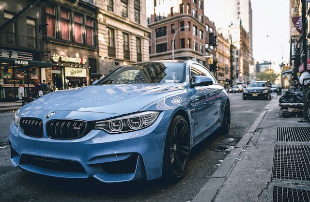 BMW (unsplash/zan lazarevic)