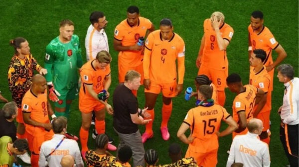 Timnas Belanda saat jeda hidrasi. (dok:Completesports)