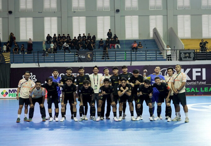 Tim Proton FC (Dok:Ist)