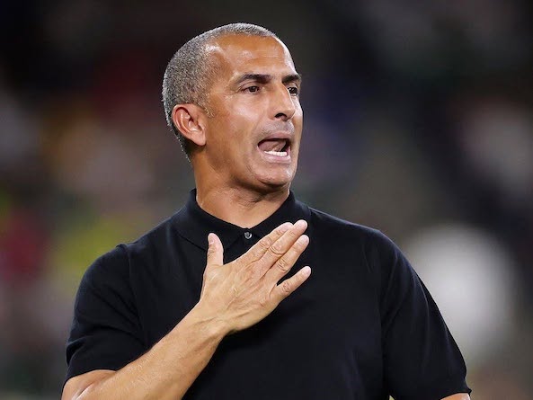 Pelatih Tunisia Sabri Lamouchi Resmi Dipecat.(dok:facebook/bodsport)