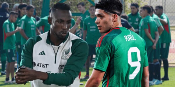 Pemain Meksiko, Julian Quinones (kiri) dan Raul Jimenez. (Dok:Elfutbolero)