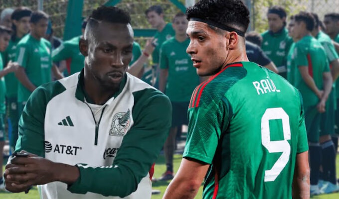 Pemain Meksiko, Julian Quinones (kiri) dan Raul Jimenez. (Dok:Elfutbolero)