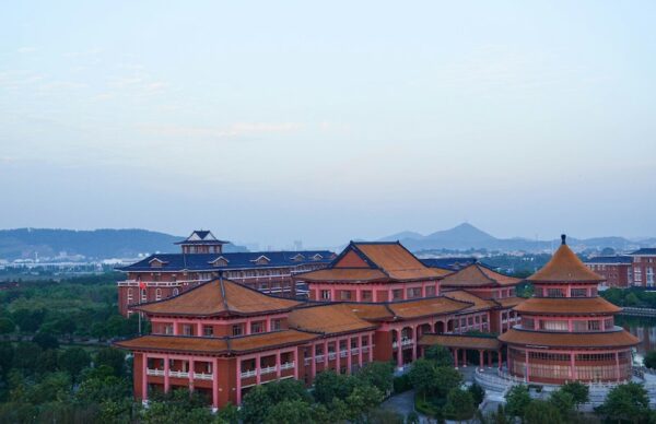 Salah satu univeritas di Guangdong, Tiongkok. (Unsplasg/Lan Lin)