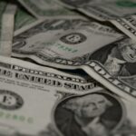 Mata uang AS, Dolar. (Unsplash/Niconor Brown)