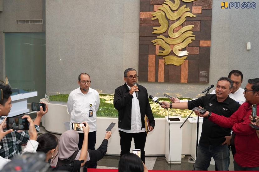 Sekjen Kementerian PU