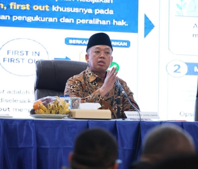 Menteri Nusron