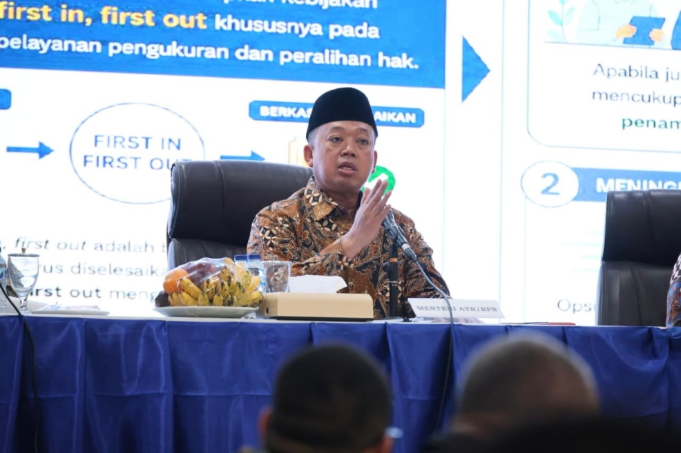Menteri Nusron