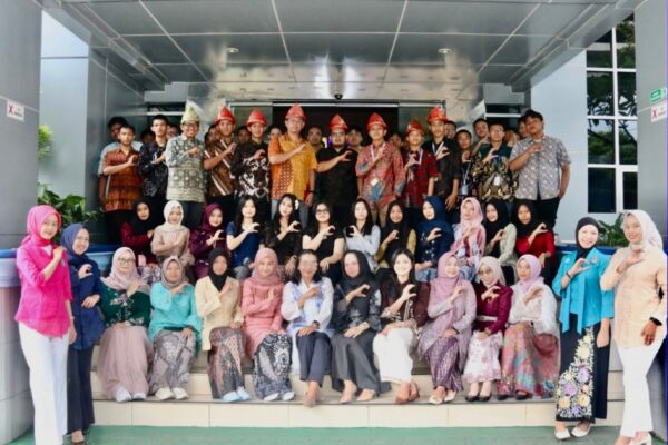 Hari Kebaya