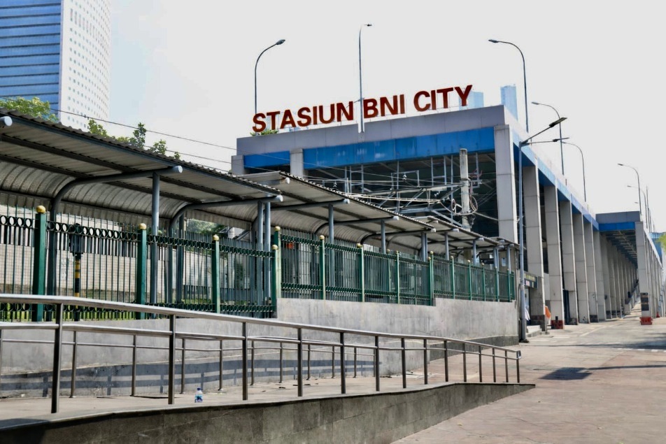 STASIUN BNI City di Jakarta Pusat, Kamis (9/7). PT Kereta Api Indonesia (Persero) menargetkan integrasi Stasiun Karet dengan Stasiun BNI City dapat mulai beroperasi pada 28 September 2026. /