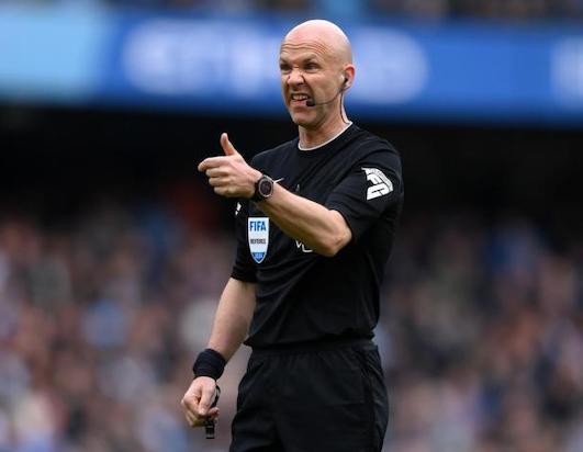 Wasit Inggris, Anthony Taylor (dok:MundoDeportivo/Getty Image)