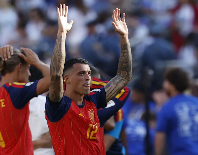 Pedro Porro merayakan kemenangan Spanyol di final Piala Dunia 2026 melawan Argentina, di New Jersey, AS, 19 Juli 2026. (EFE/SHAWN THEW)
