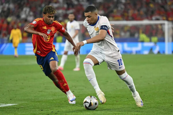 Lamine Yamal dan Kylian Mbappe (kanan) (dok: AFP)