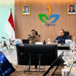 Direktur Utama PTPN I (Persero), Dr. Ir. Abdul Rivai Ras, M.Si., IPU, ASEAN Eng (baju batik) (Dok:PTPN)