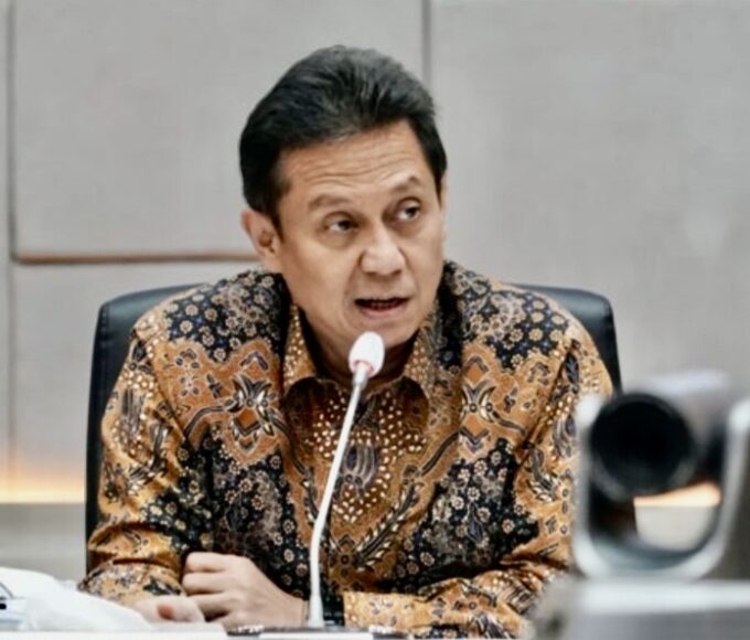 Menkes Budi