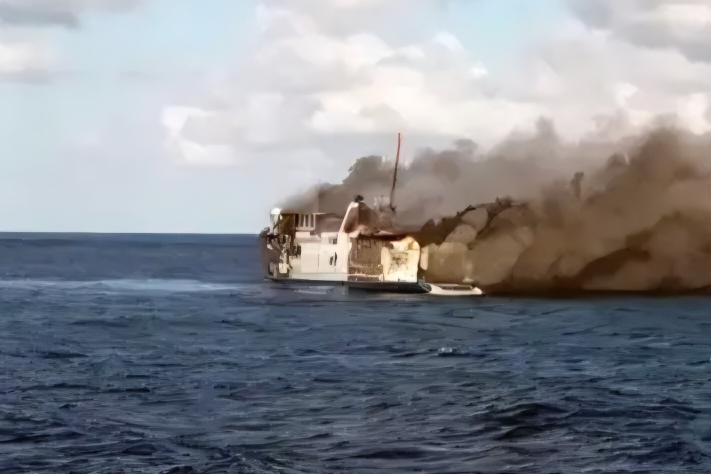 Kapal terbakar