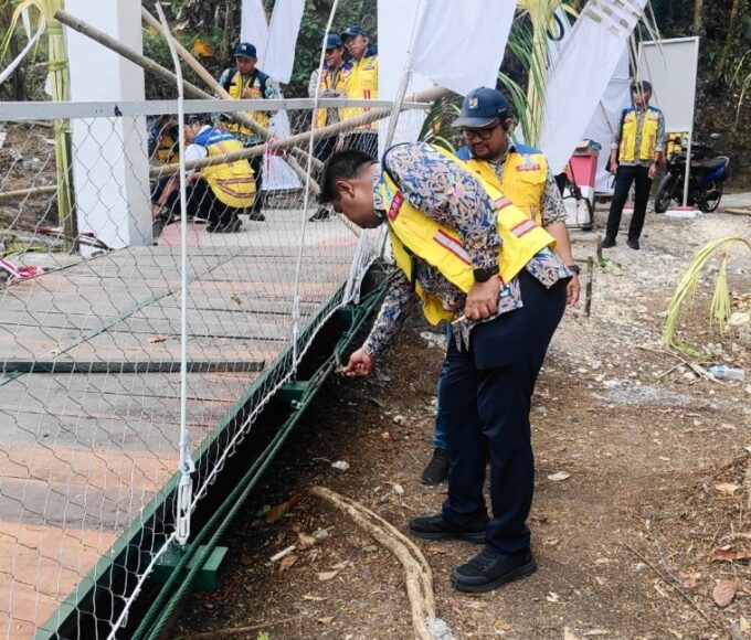 Jembatan Roboh