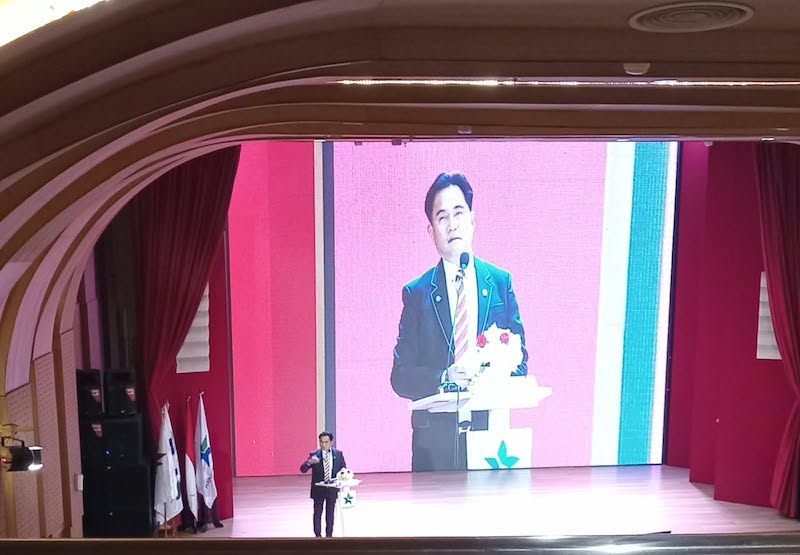 Prof. Dr. Yusril Ihza Mahendra saat memberikan kuliah padaB.J. Habibie Memorial Lecture 2026 . (Adi/Bisnistoday)
